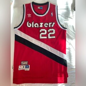 Portland Trailblazers Throwback Clyde Drexler Jersey - Men size medium
